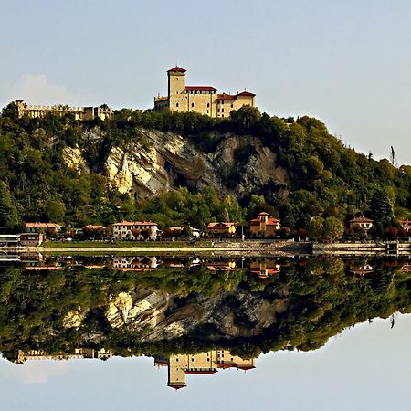Residenza Esse Villa Angera Eksteriør bilde
