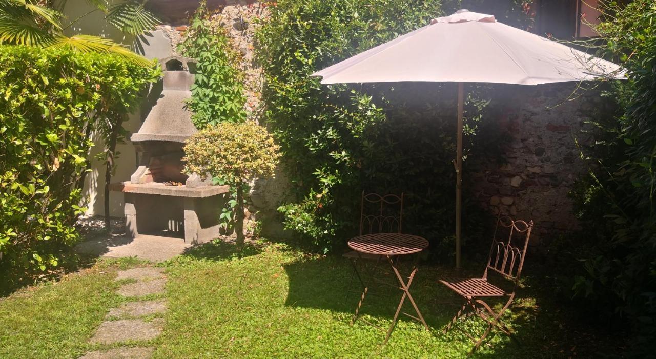 Residenza Esse Villa Angera Eksteriør bilde