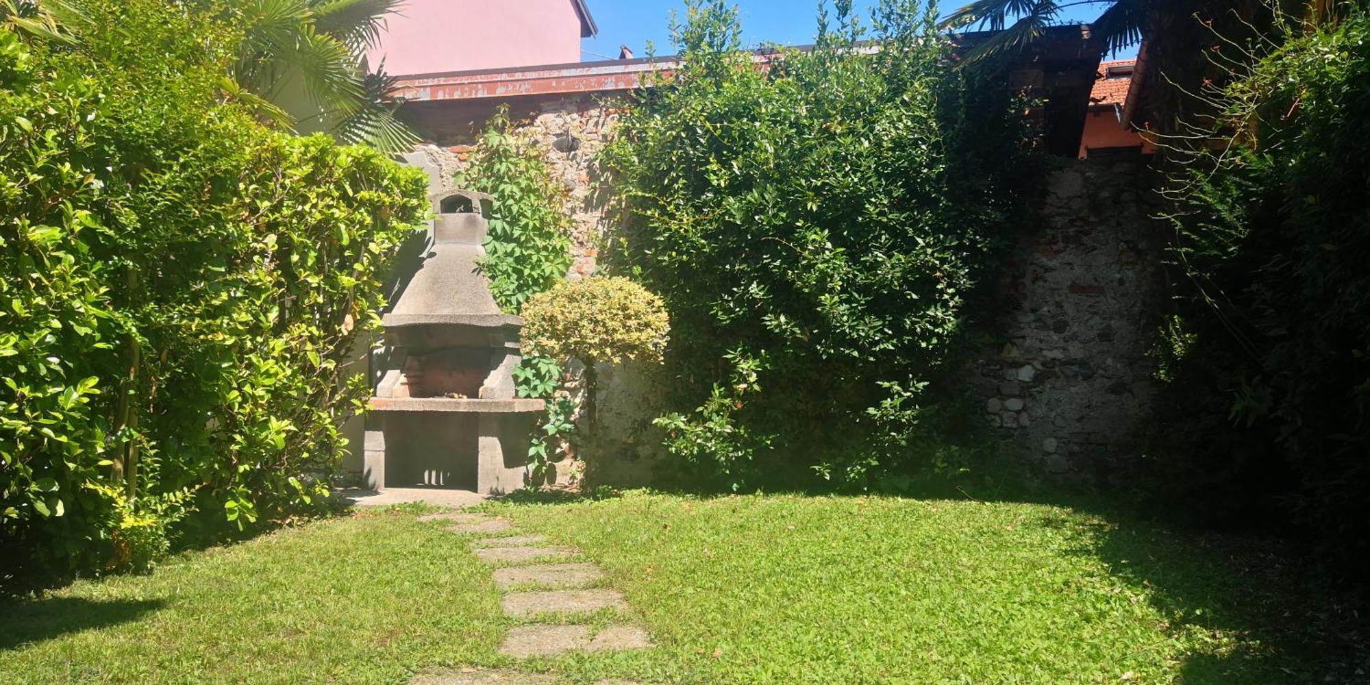 Residenza Esse Villa Angera Eksteriør bilde