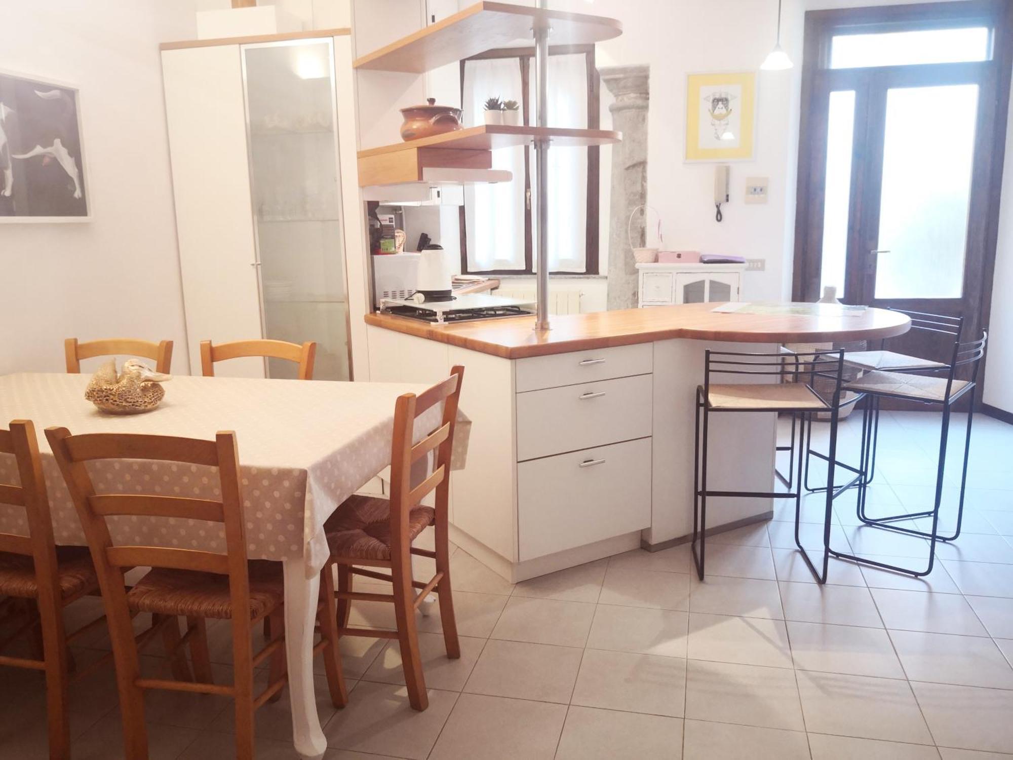 Residenza Esse Villa Angera Eksteriør bilde